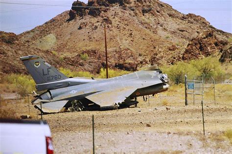 how many f-16 fighter jets have crashed